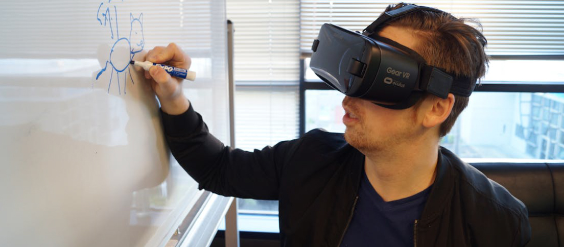 Making sense of smart glasses in 2025