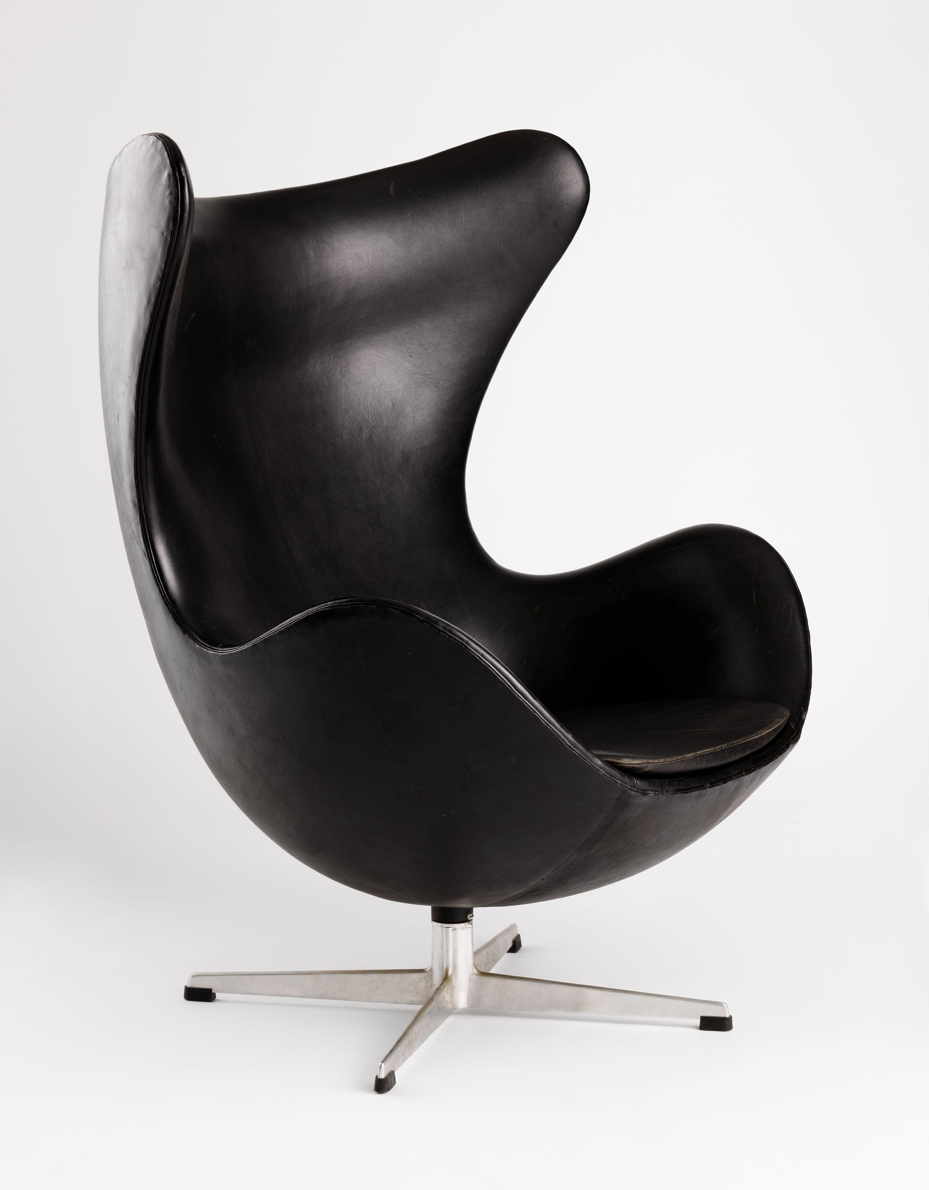 10 Great PechaKucha Presentation Examples and Why They Work Arne Jacobsen Egg Chair, an example of a single object that can anchor a PechaKucha story.